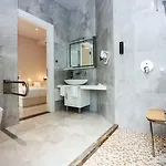 Metro Hotell 4*
