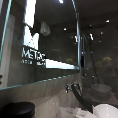 Metro ホテル 4*