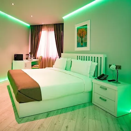 Metro 4* Тирана