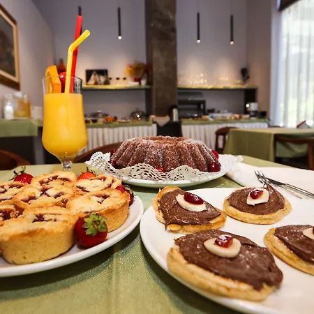 Отель Metro Тирана