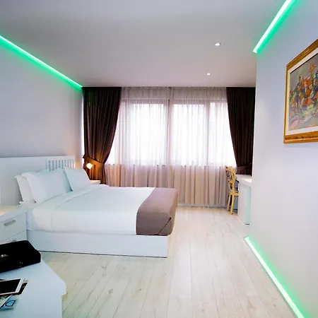 Hotel Metro 4*