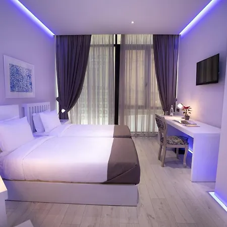 Metro Hotel