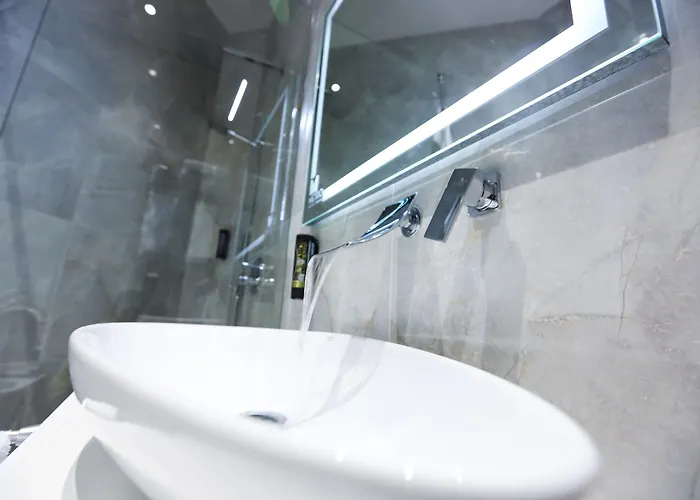 Metro 4* Тирана