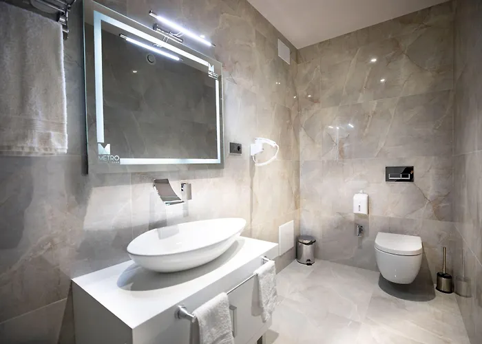 Metro 4* ティラナ