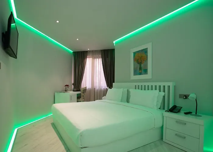 Metro Hotel 4*